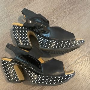 Used Fleuvog sandals